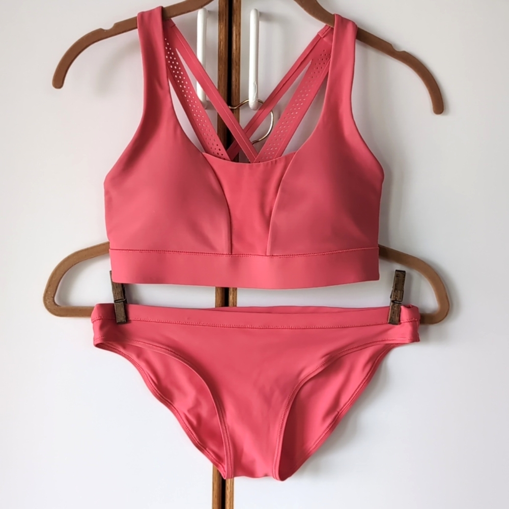 Lululemon Vitalize Set 6 Bikini Top and Bottom Lip Gloss S Lasercut